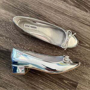 Steve Madden Cherish Silver Patent Bow Low Heel Pumps